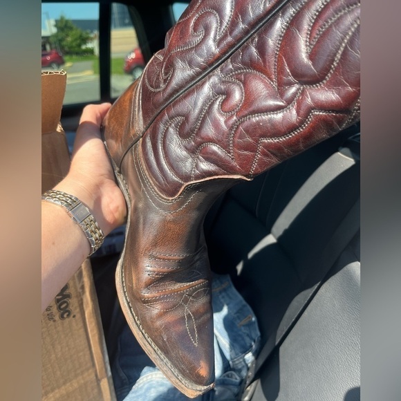 Beautiful Cowboy Boots made in Canada - Picture 6 of 6